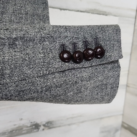 J. Crew 100% Scottish wool by Robert Noble gray 3 button 3 pocket blazer Size 6 - Picture 4 of 11
